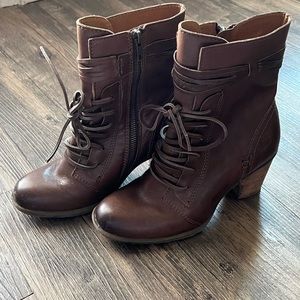 Size 6 BORN Brown Boots